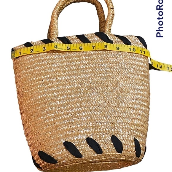 Wicker Straw Tote - Picture 3 of 5